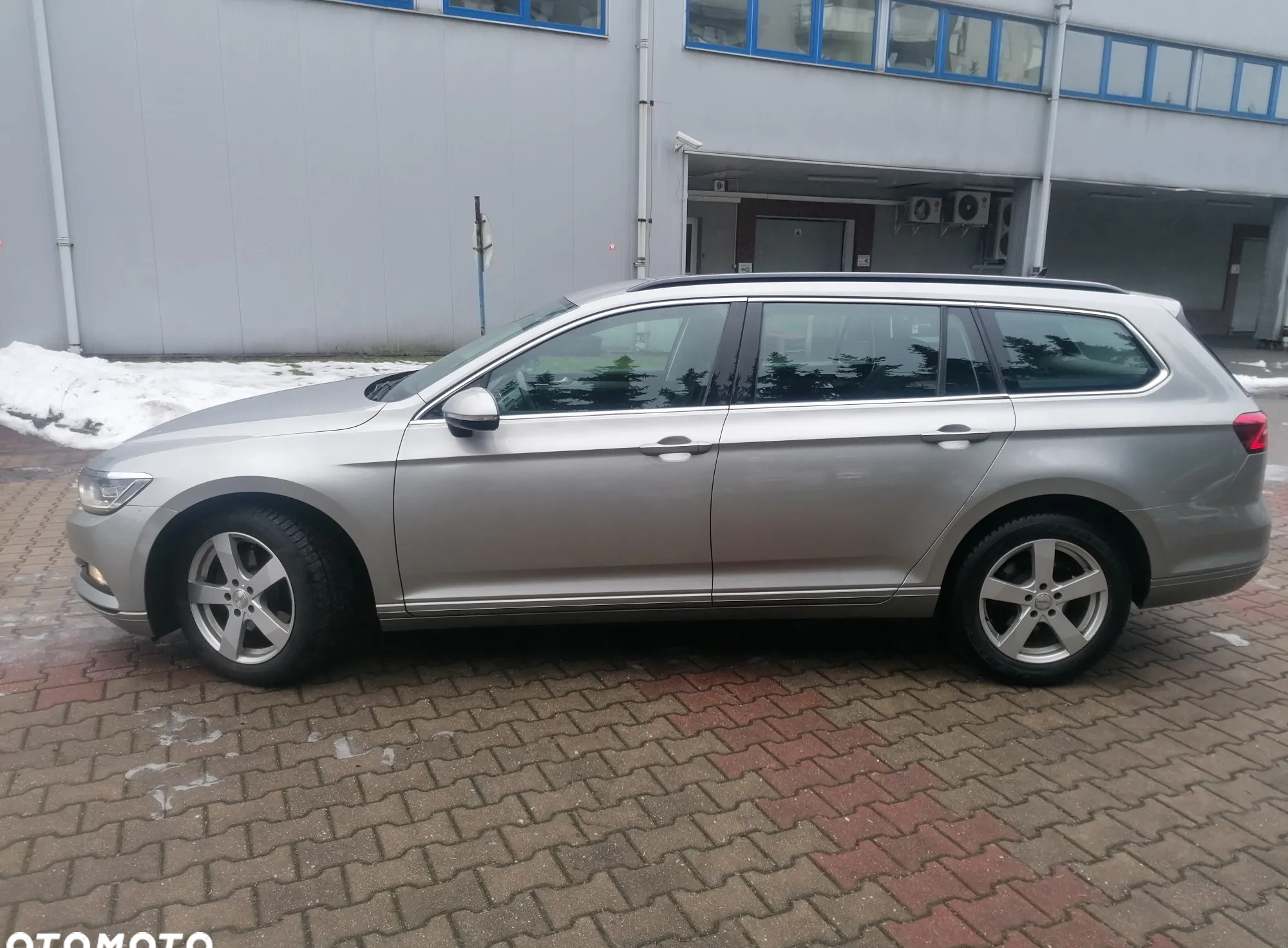 Volkswagen Passat cena 49000 przebieg: 259200, rok produkcji 2017 z Katowice małe 92